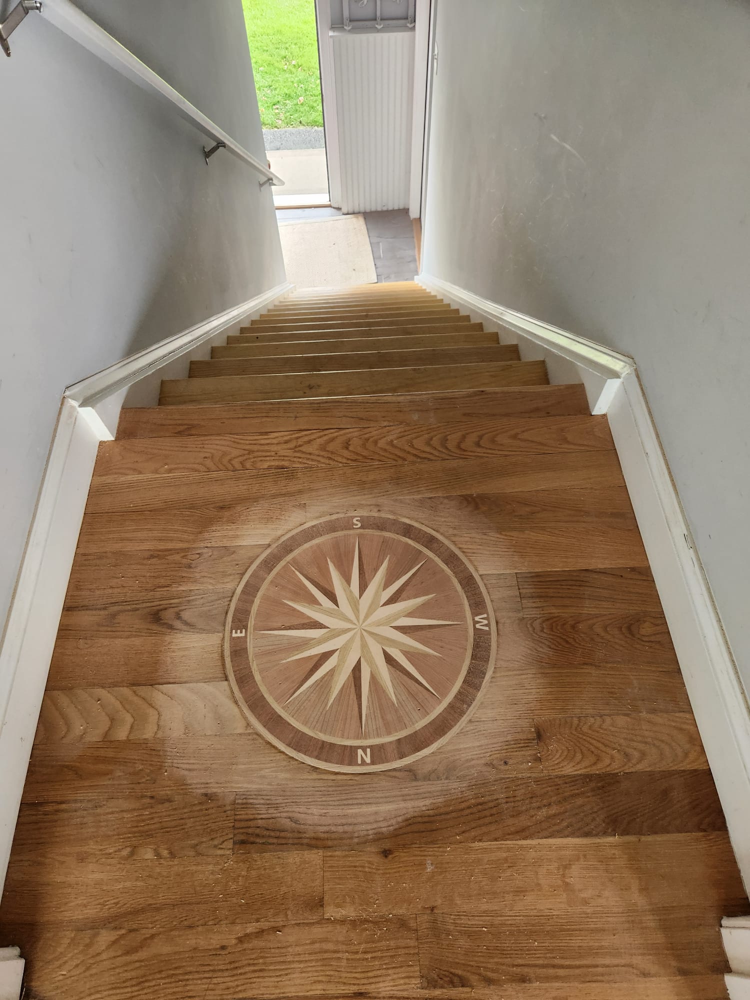 Custom hardwood border detail